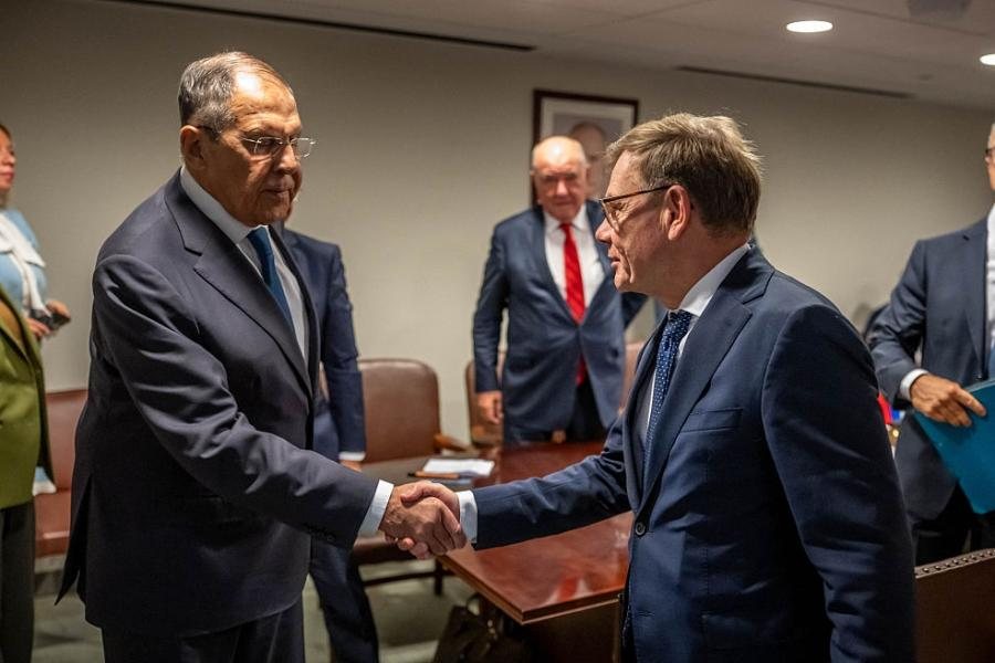 Лавров и Вадефуль впервые встретились с начала войны в Украине