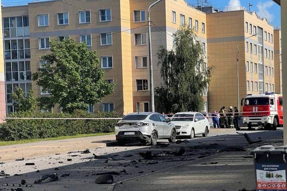 В Петербурге при взрыве автомобиля погиб подполковник ВВС и ПВО