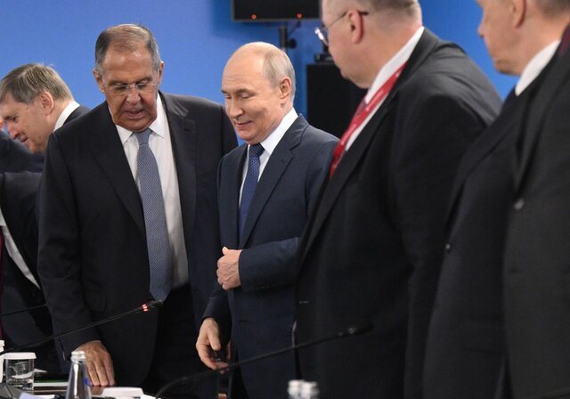 Путин назвал падение фондового рынка «небольшим минусом» на фоне рекордного спада индекса Мосбиржи