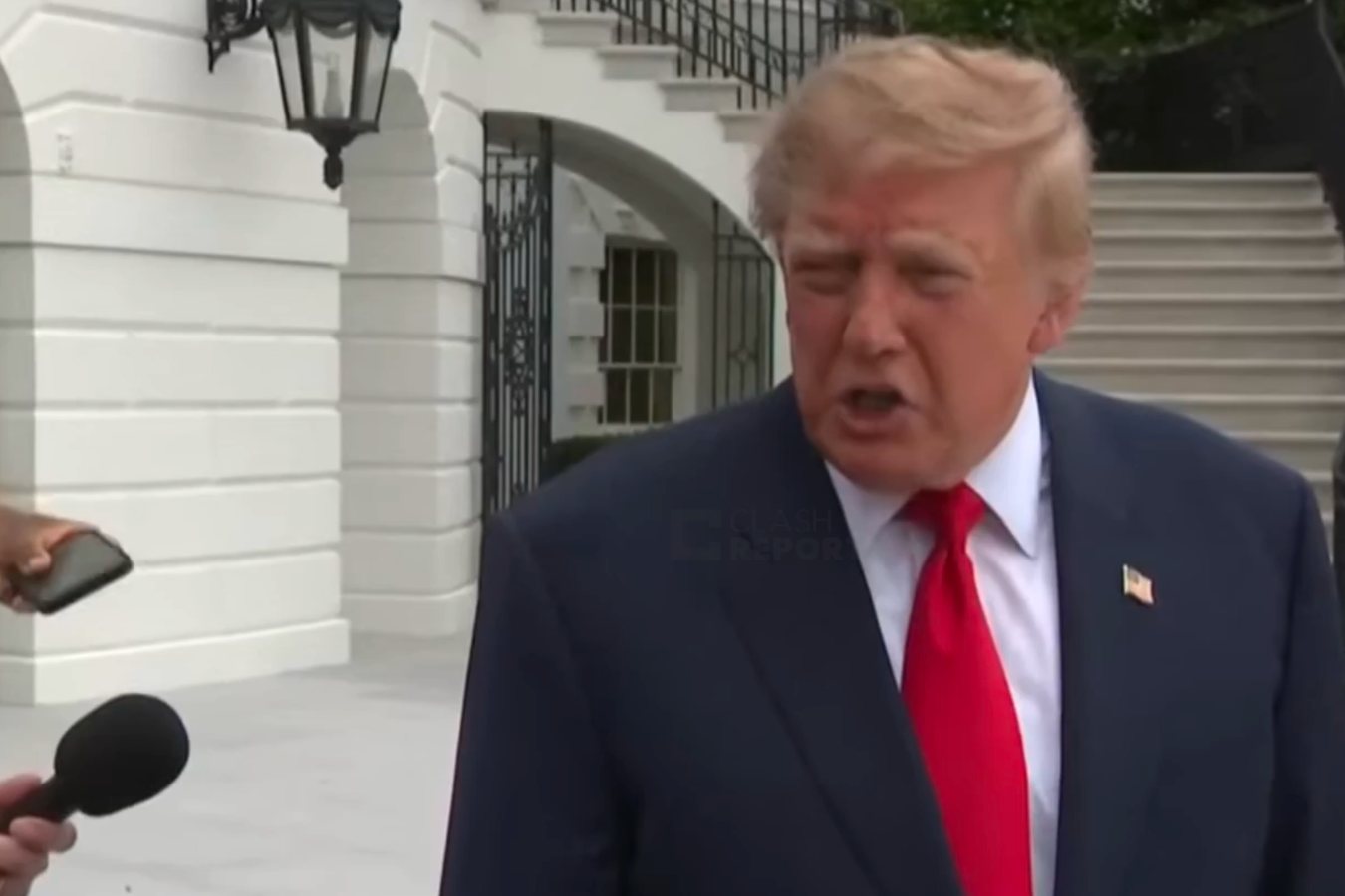 Трамп призвал Украину сменить президента после критики Зеленским дизельной сделки с Путиным