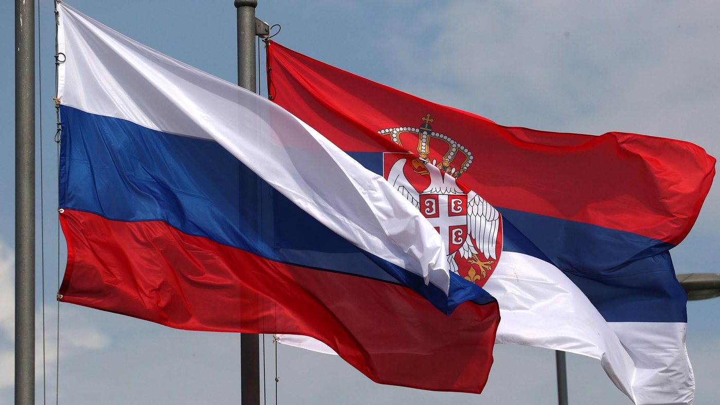 Безвиз Сербии с Россией остается в силе, несмотря на сближение с визовыми правилами ЕС