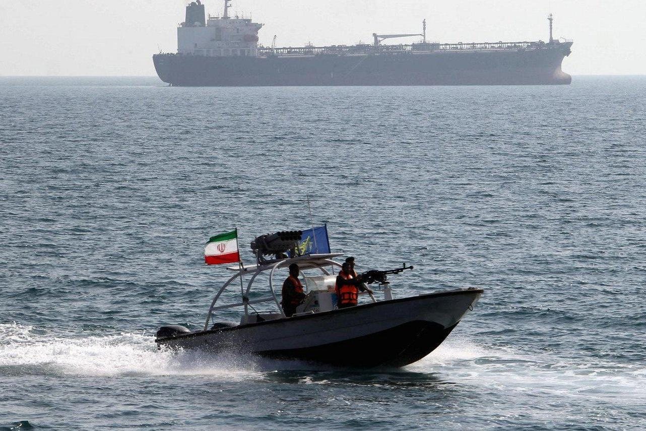 Ормузский пролив превратился в арену морского противостояния Ирана и США