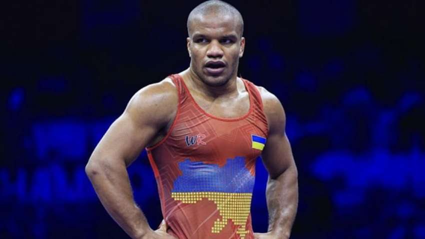 Украинский депутат и олимпийский чемпион Жан Беленюк одержал победу в дебютном бою ММА