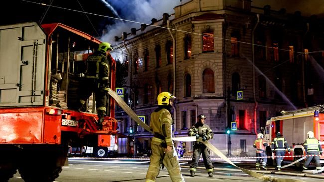 Пожар в особняке Миллера в Петербурге потушен, возбуждено уголовное дело