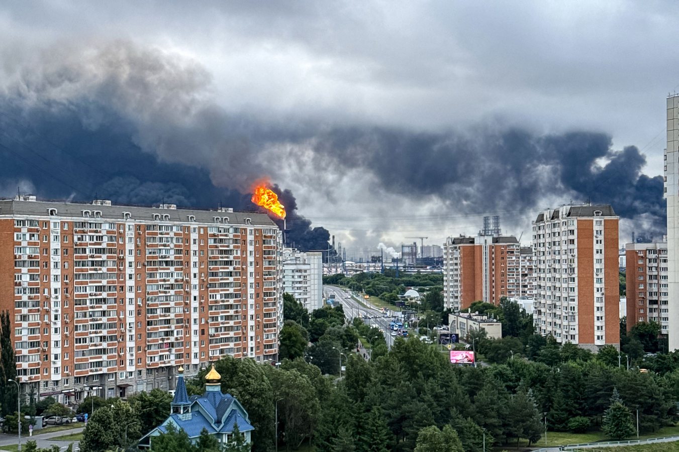 Экономист заявил об уничтожении до 70% производства бензина в России из-за ударов дронов ВСУ